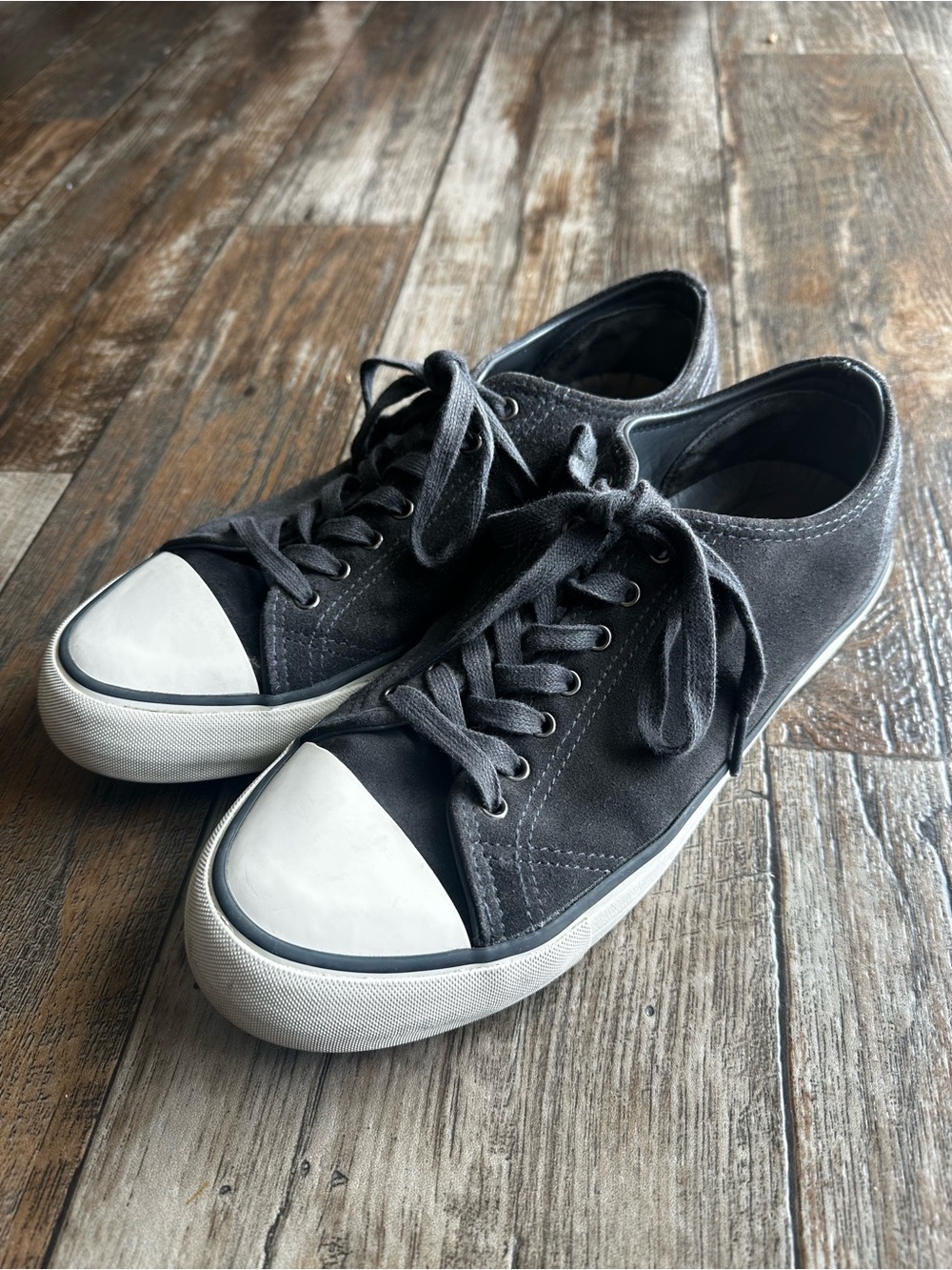 Thursday Everyday Mens Retro Low Top Grey Suede Casual Work Lace Up Sneakers 9.5